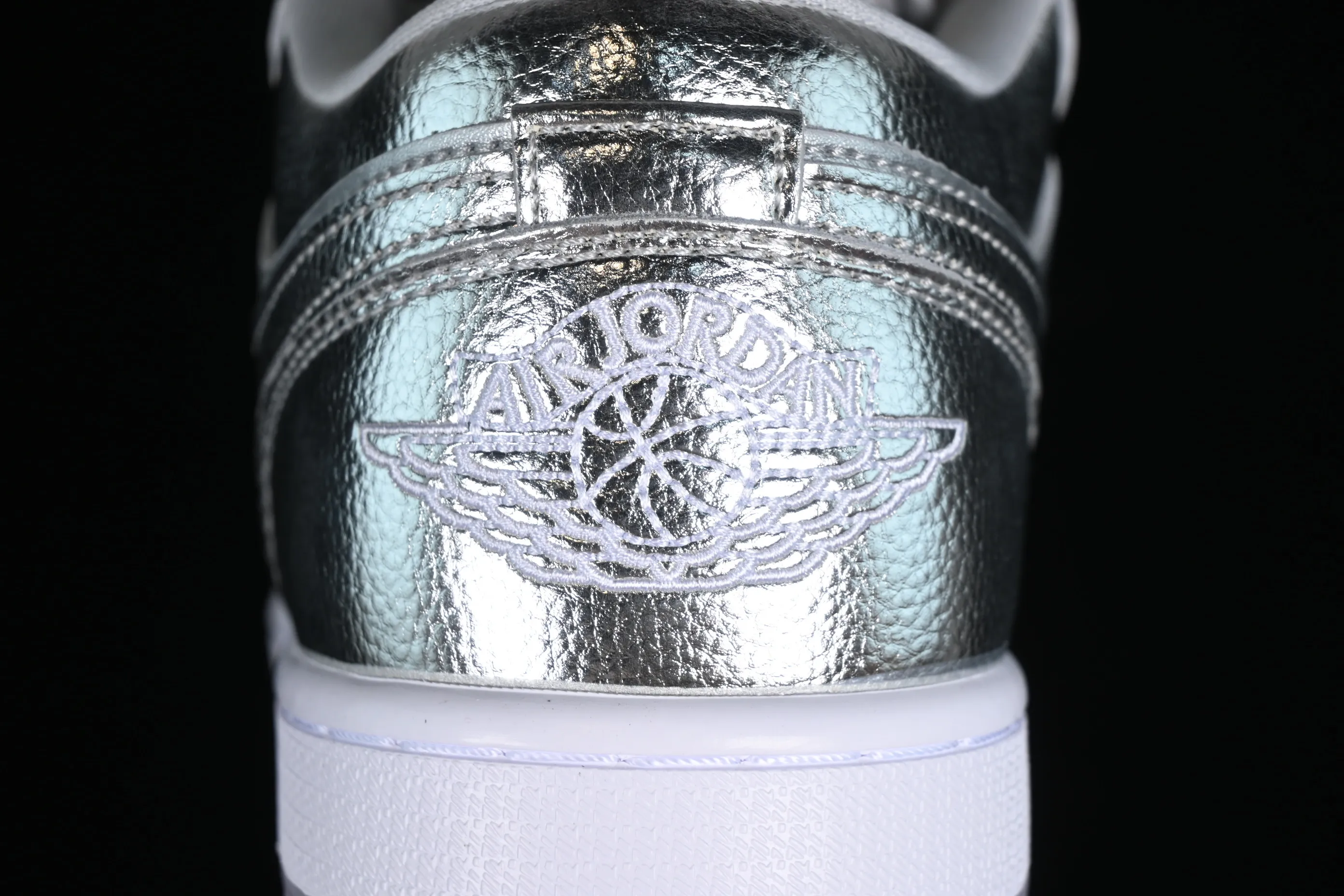 All categories Air Jordan Jordan series basketball shoes Air Jordan 1 Low Z version Air Jordan 1 Low "Metallic Silver" AJ1 Joe 1 liquid silver low-top cultural casual sneakers FN5030-001